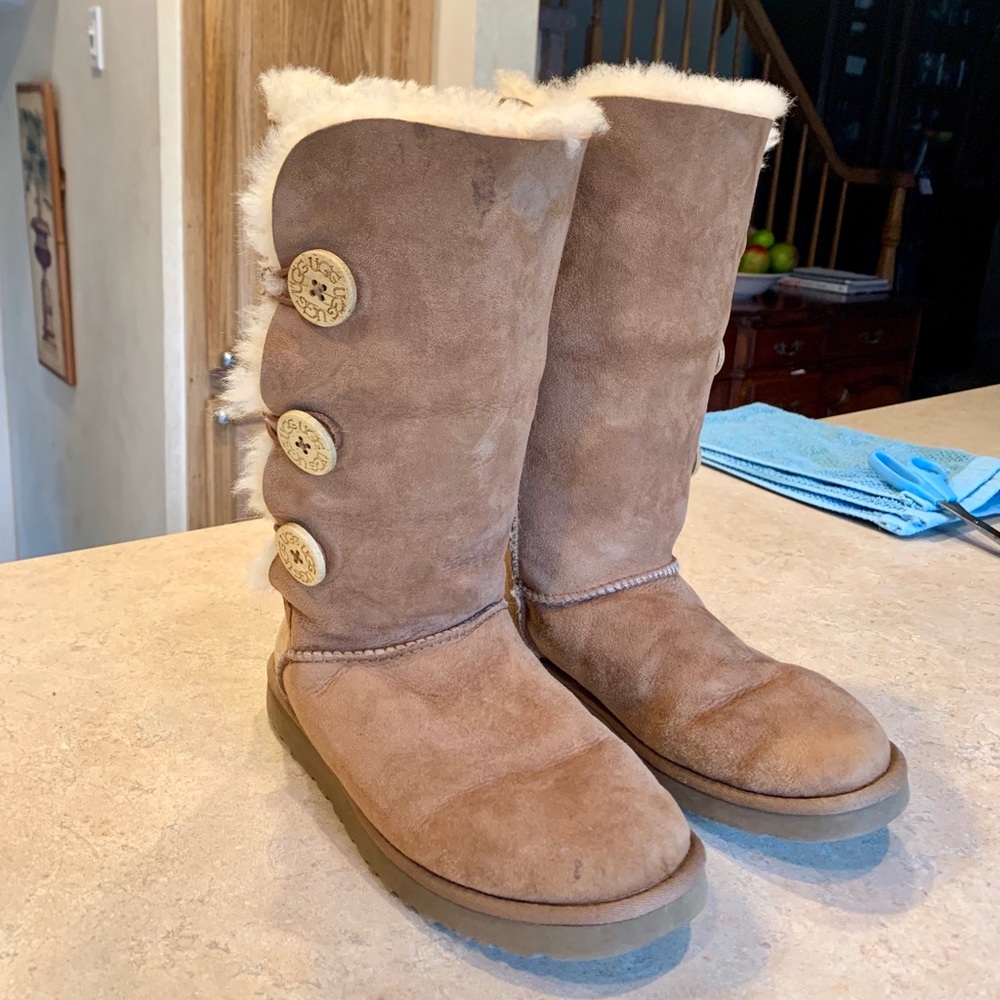 Used UGG Bailey Button Triplet Boot